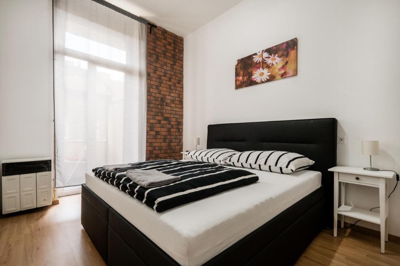 布达佩斯Jacuzzi And Privacy With 2 Balconies And Free Garage公寓 外观 照片